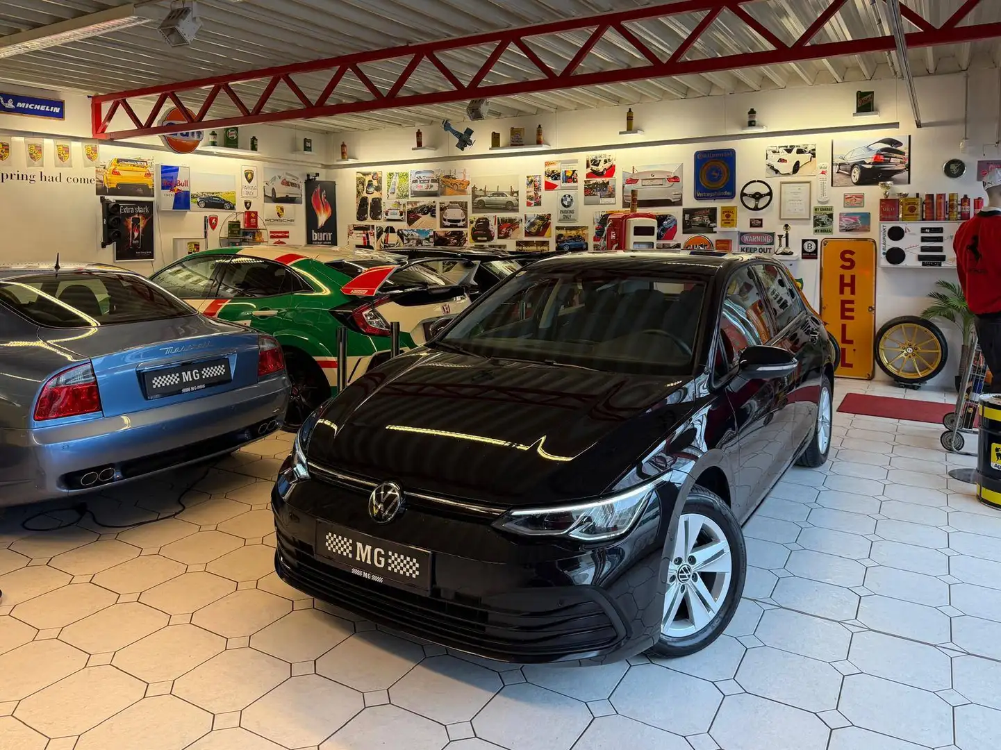 Volkswagen Golf Life 1 Besitz Schwarz - 1