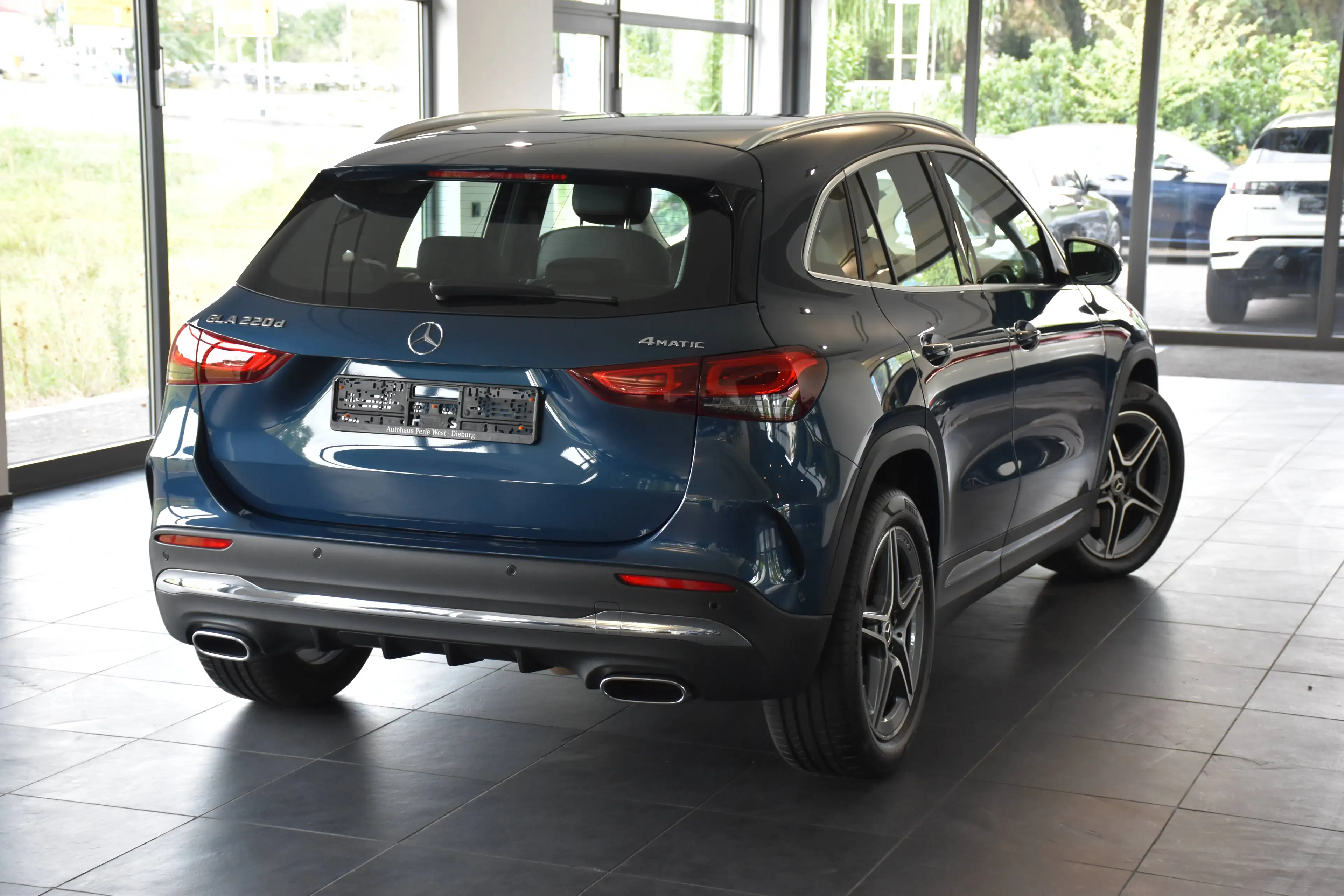 Mercedes-Benz GLA 220 GLA 220 d 4Matic 8G-DCT AMG LINE" — photo 3