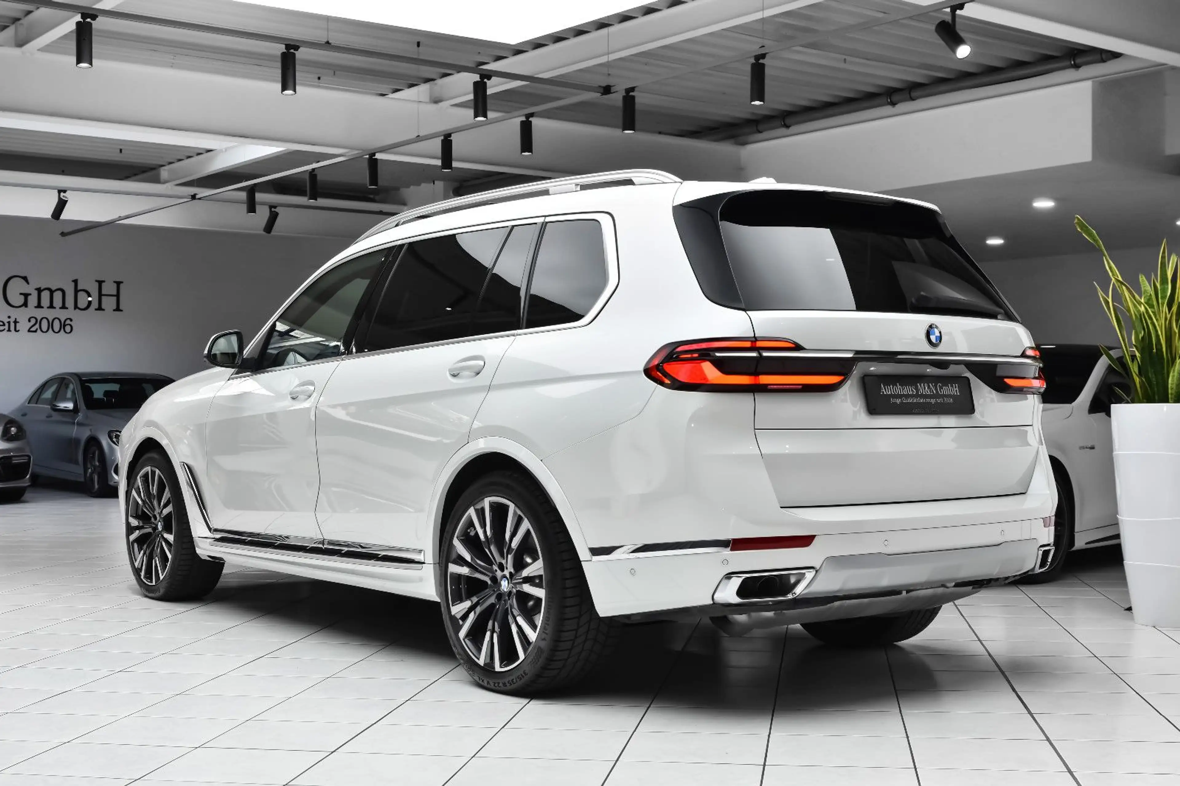 BMW X7 xDrive 40i *Exclusive* Sky Lounge* Individual — photo 12