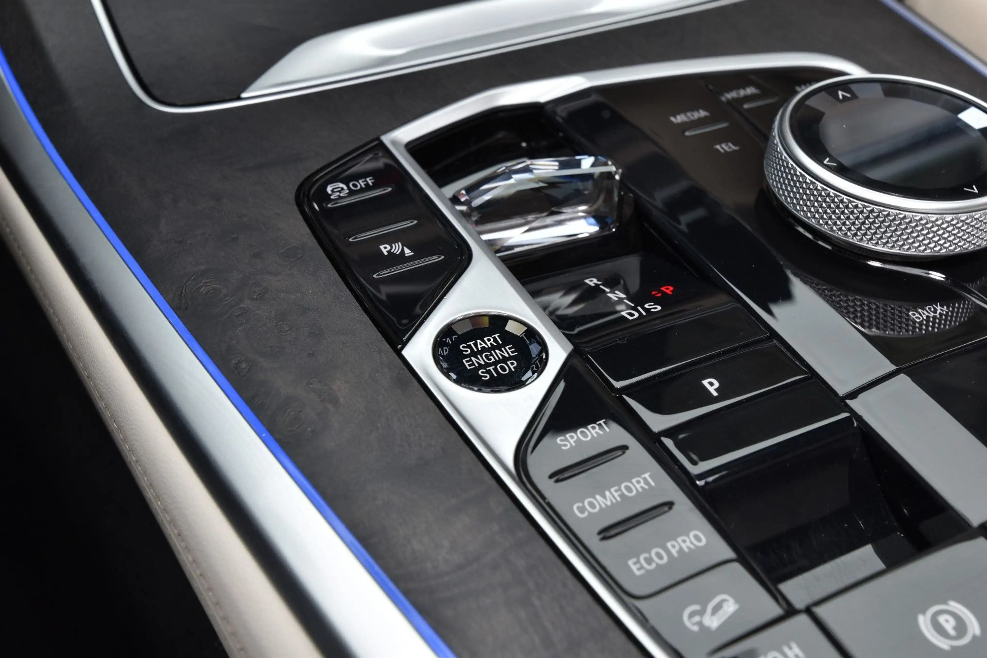 BMW X7 xDrive 40i *Exclusive* Sky Lounge* Individual — photo 14