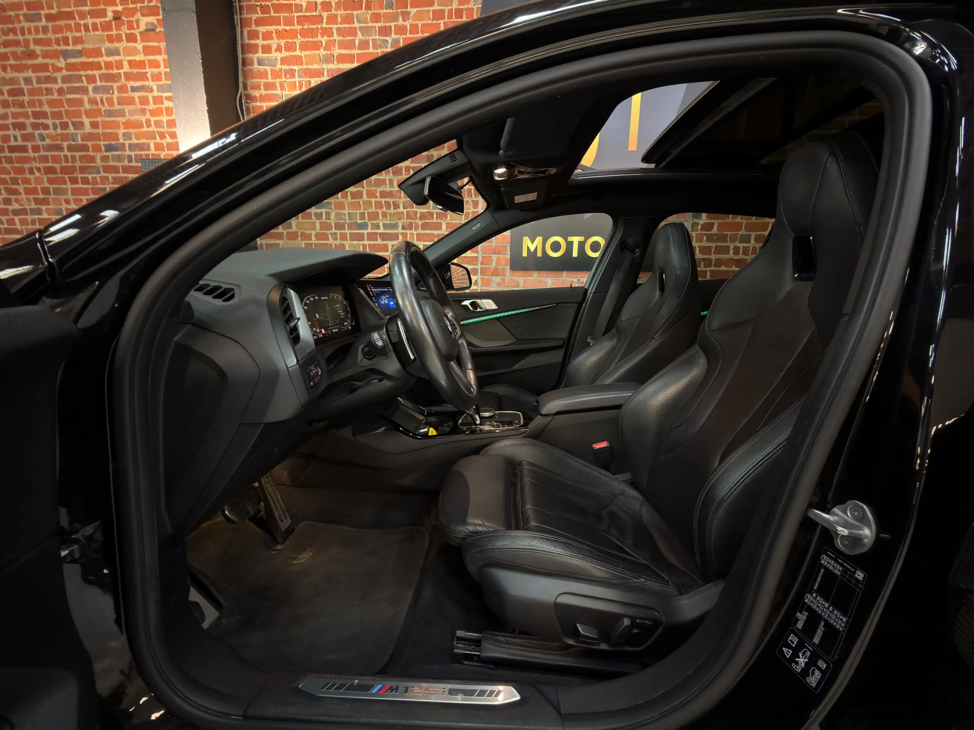 BMW 135 i M xDrive M Performance — photo 10