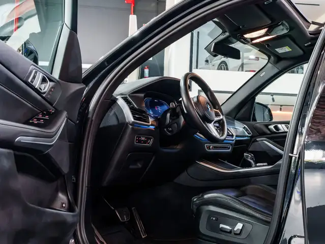BMW X5 view 12