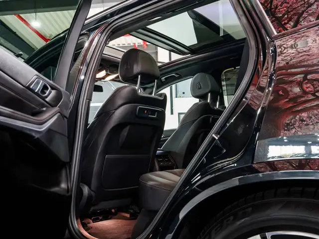 BMW X5 view 14
