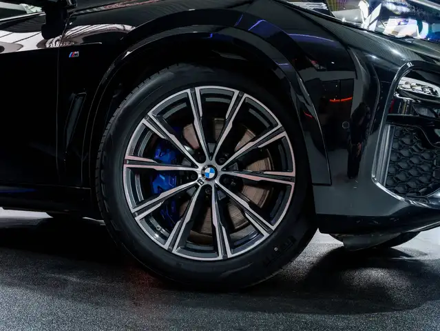 BMW X5 view 7
