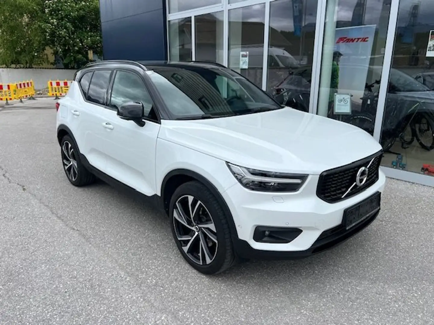 Volvo XC40 R Design AWD *117.000km* Blanc - 1
