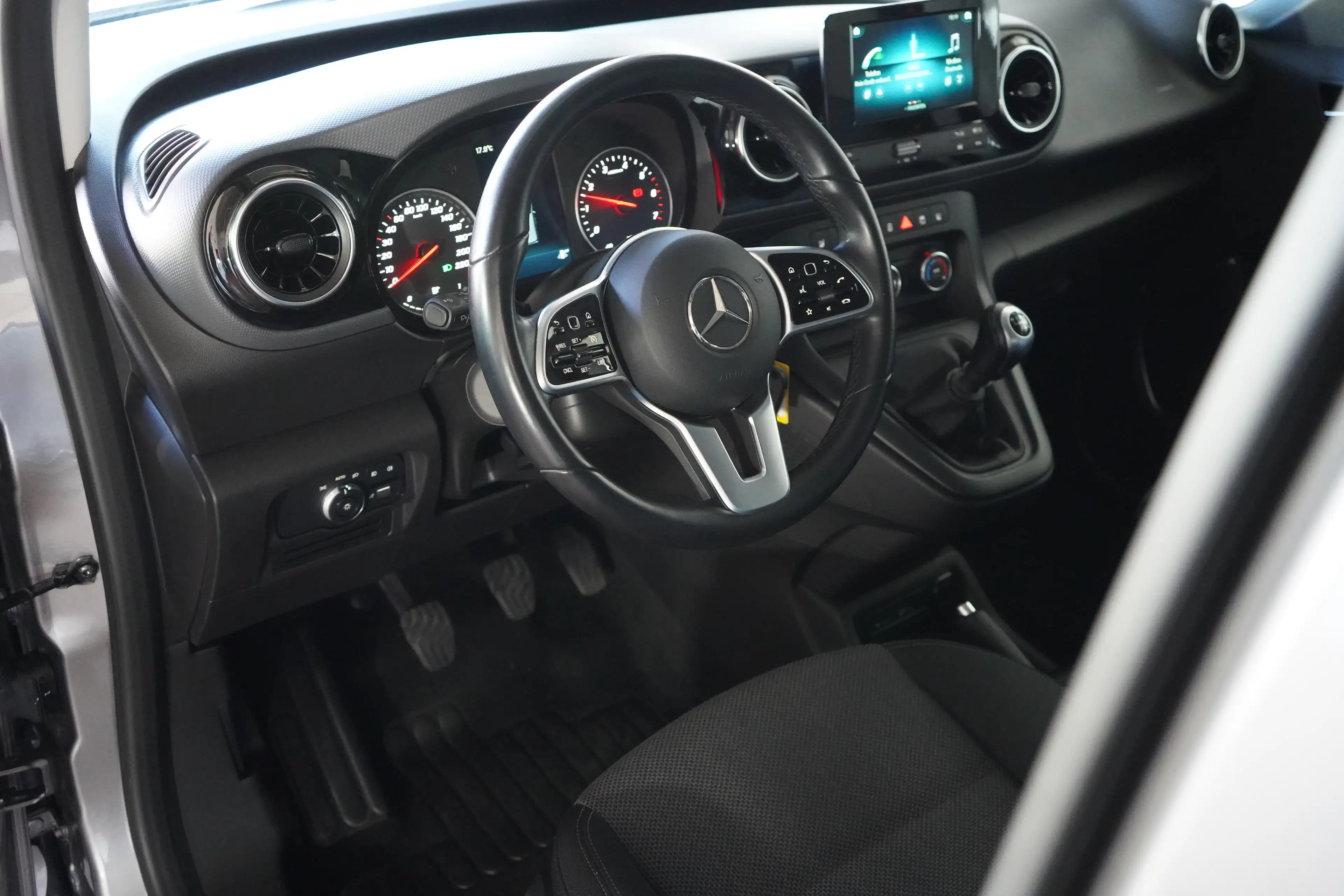 Mercedes-Benz Citan 113 Tourer standard PRO LED+RFK+SHZ — photo 7