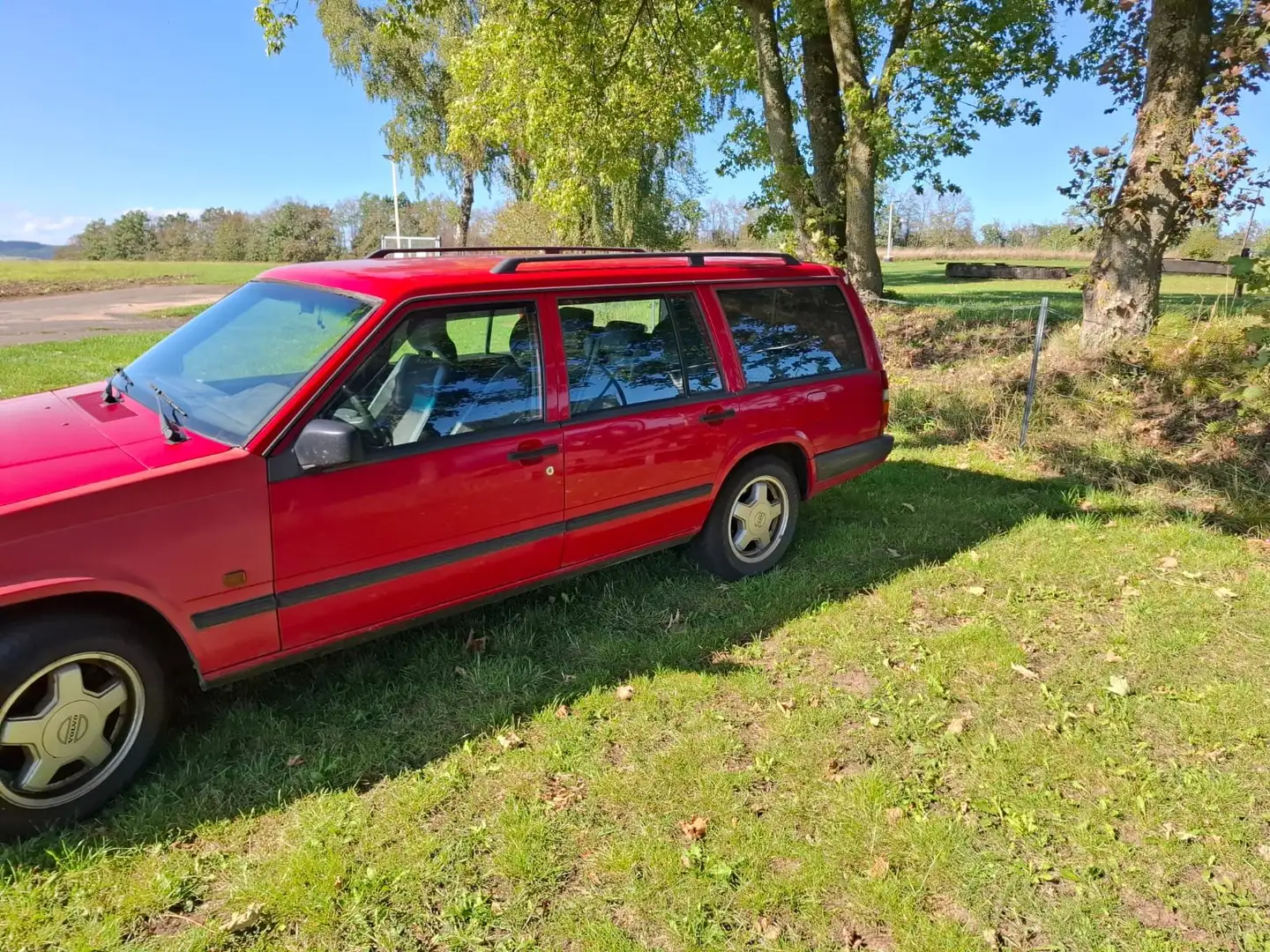 Volvo 940 Roter Volvo 940 GL-SE Kombi Rot - 2