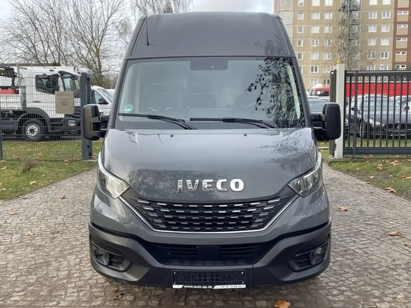 Iveco Daily 35S21 Hi-Matic 3.0HPI *AHK*RFK*TEMPOMAT* Šedá - 2