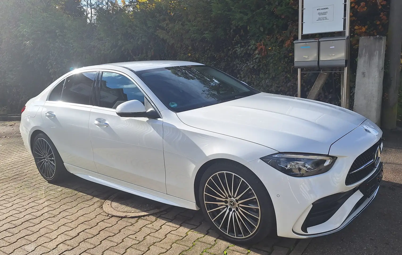 Mercedes-Benz C 200 d 9G-TRONIC  AMG Line 360G Kamera Leder  Distronic Weiß - 2