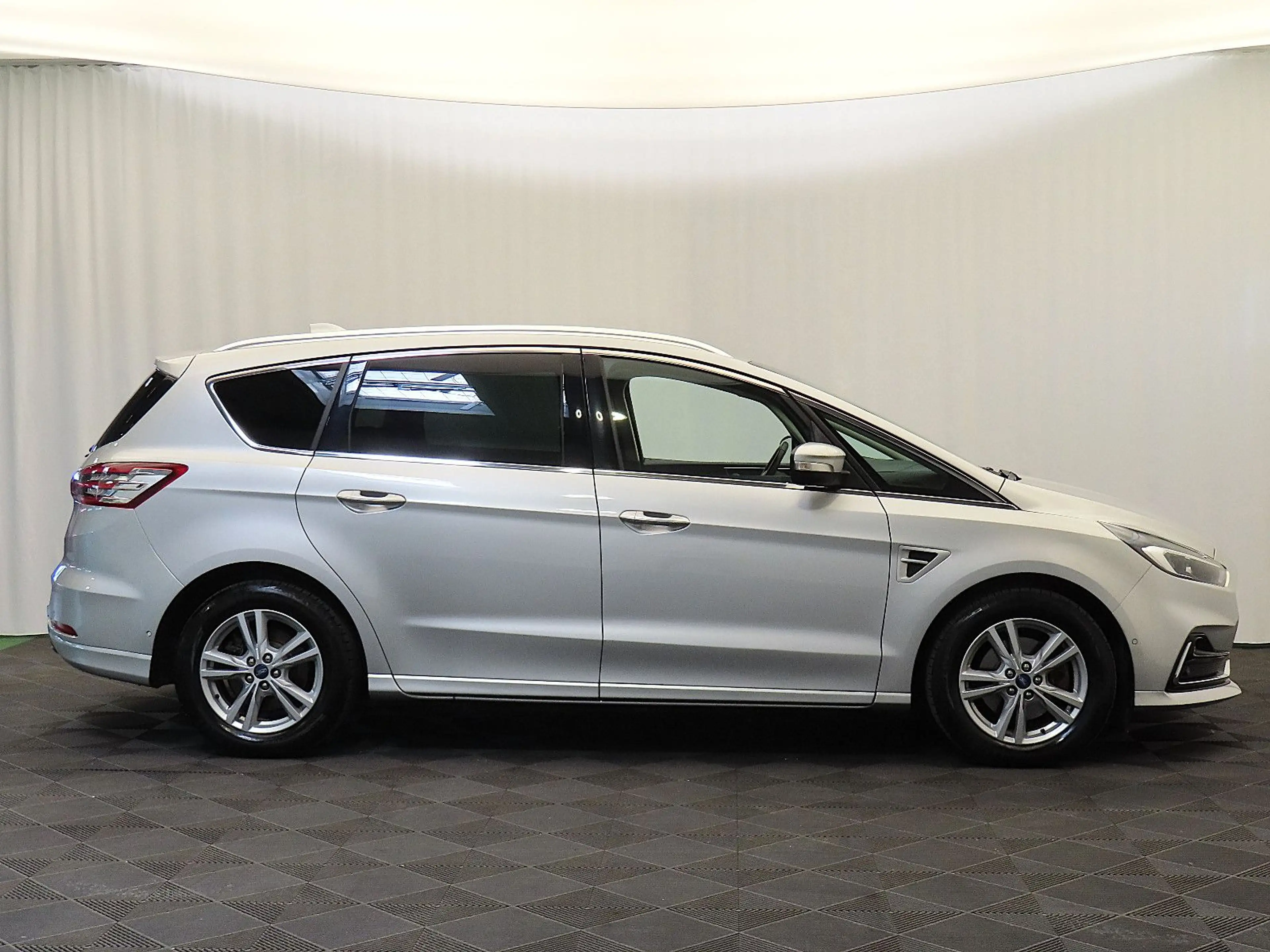 Ford S-Max Titanium Automatik (7 Sitze, AHK, Kamera) — photo 6