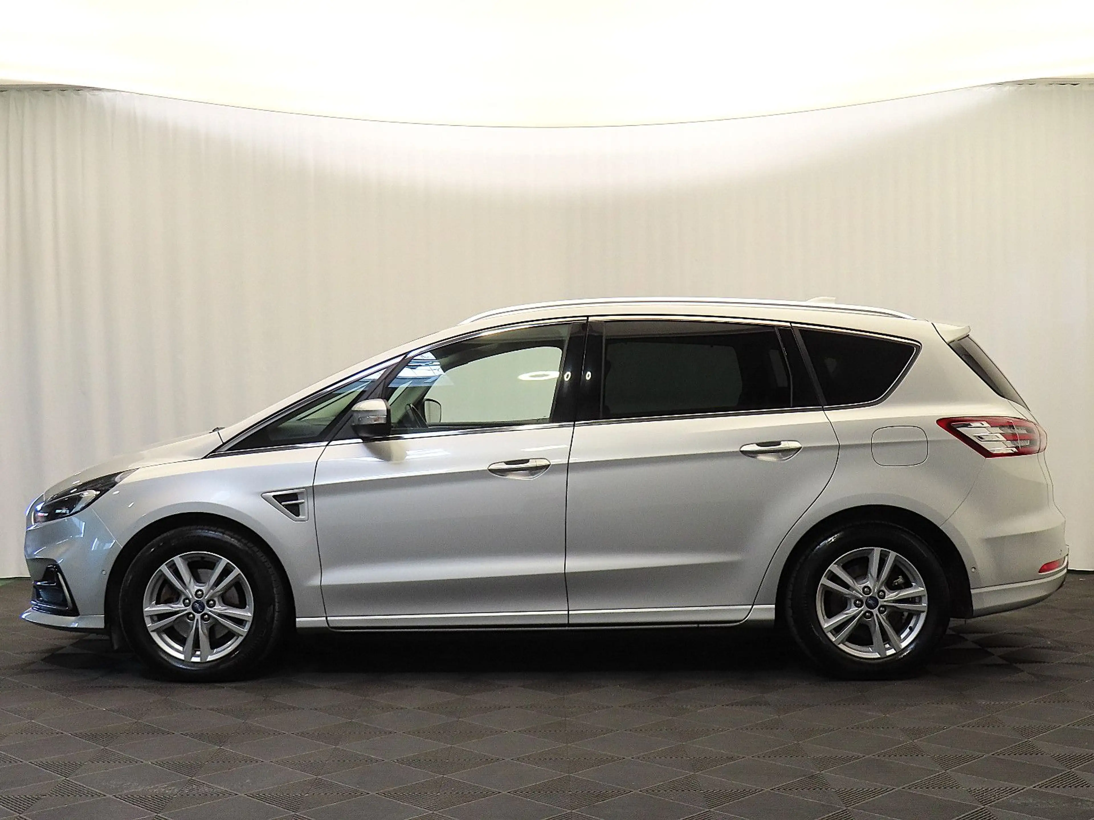 Ford S-Max Titanium Automatik (7 Sitze, AHK, Kamera) — photo 10