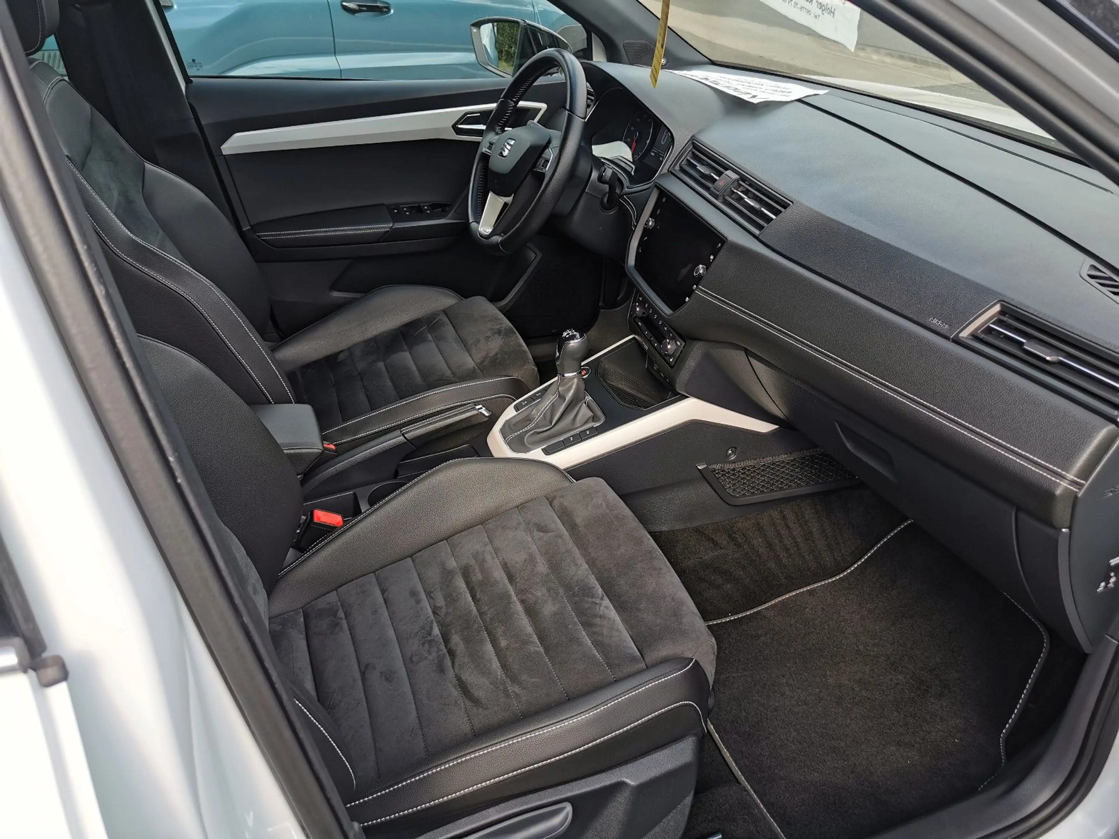 SEAT Arona Xcellence 1.0 TSI 115 PS / AHK / Alufelgen — photo 9