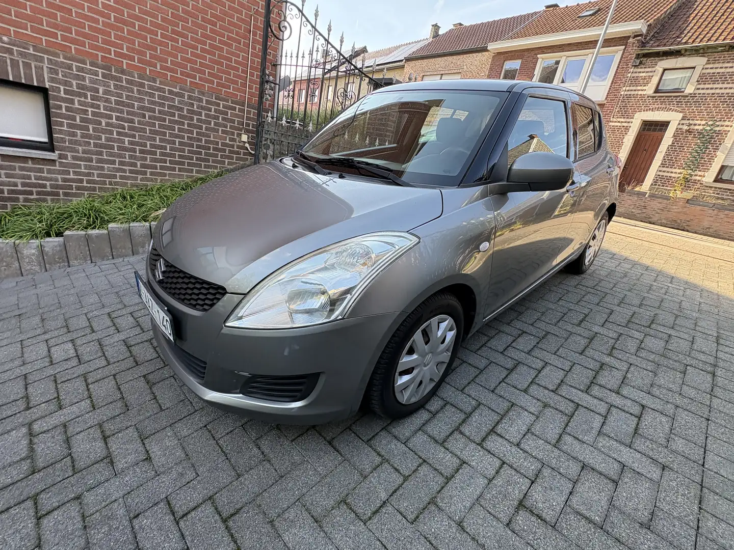 Suzuki Swift Swift 1.2i Benzin Garantie 12m Top Staat Gris - 2