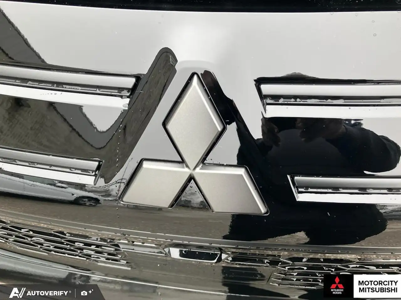 Mitsubishi Outlander снимка Mitsubishi Outlander