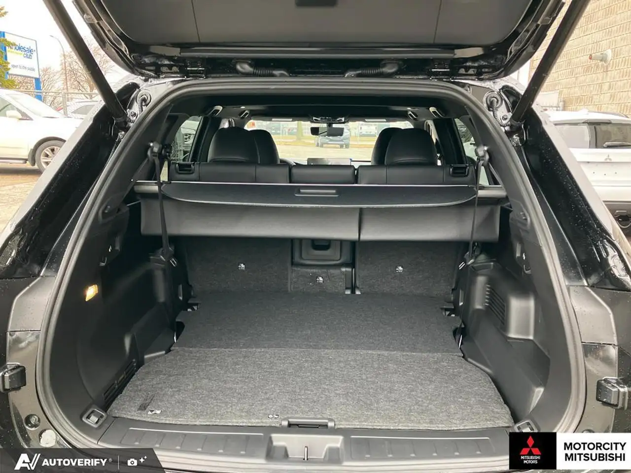 Mitsubishi Outlander снимка Mitsubishi Outlander