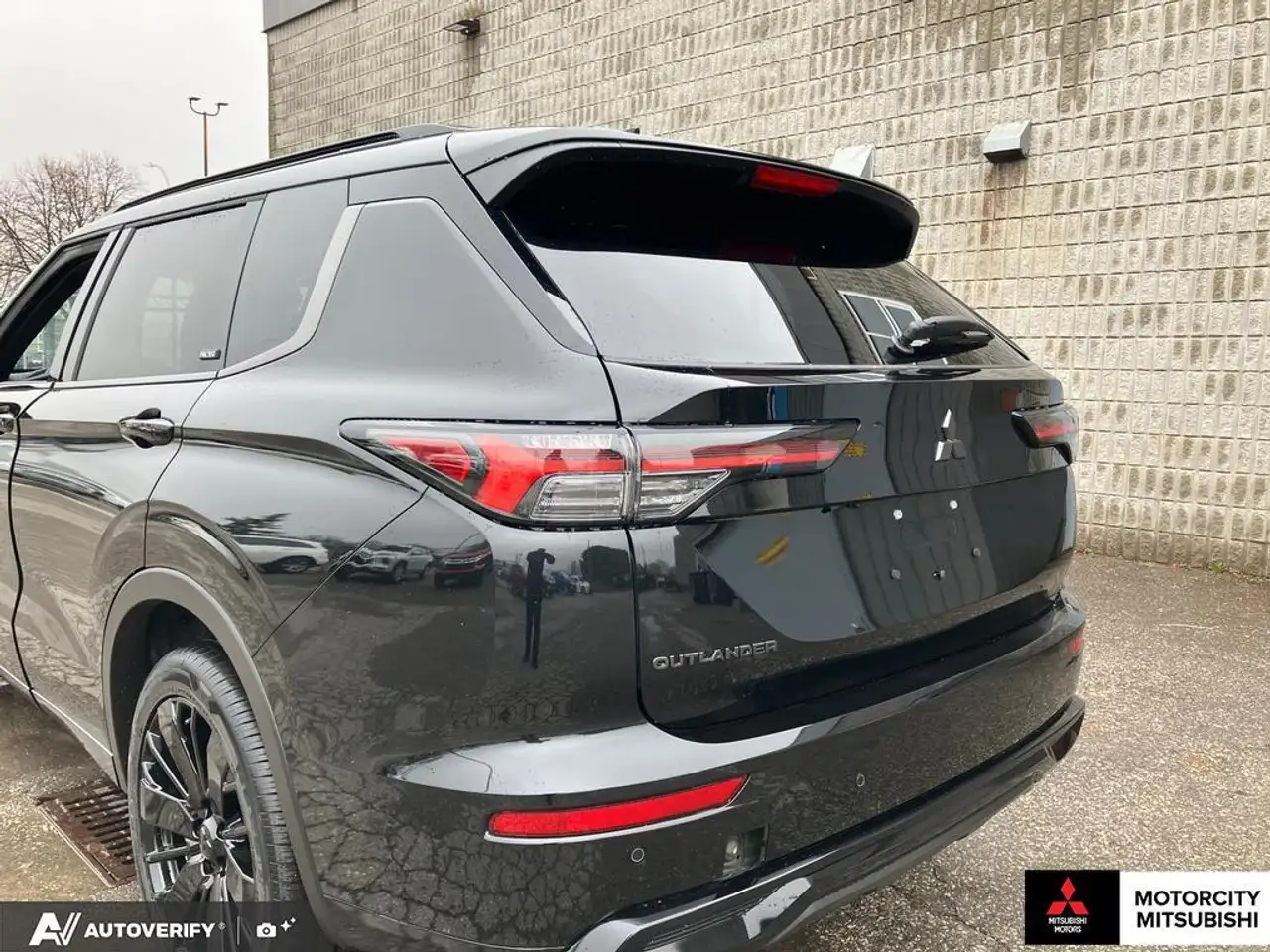 Mitsubishi Outlander снимка Mitsubishi Outlander