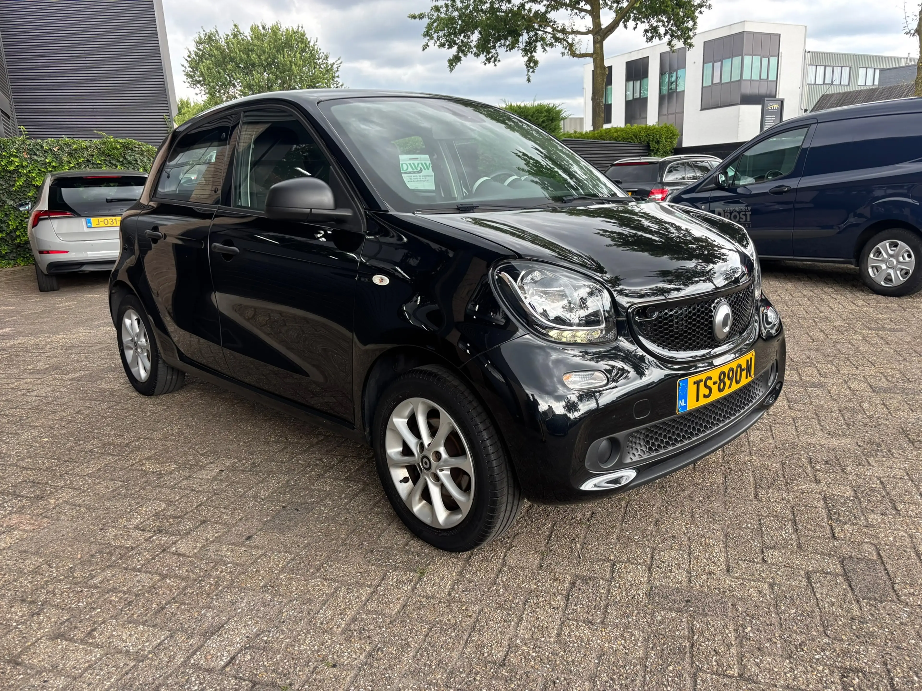 smart forFour 1.0 Business Solution — photo 4