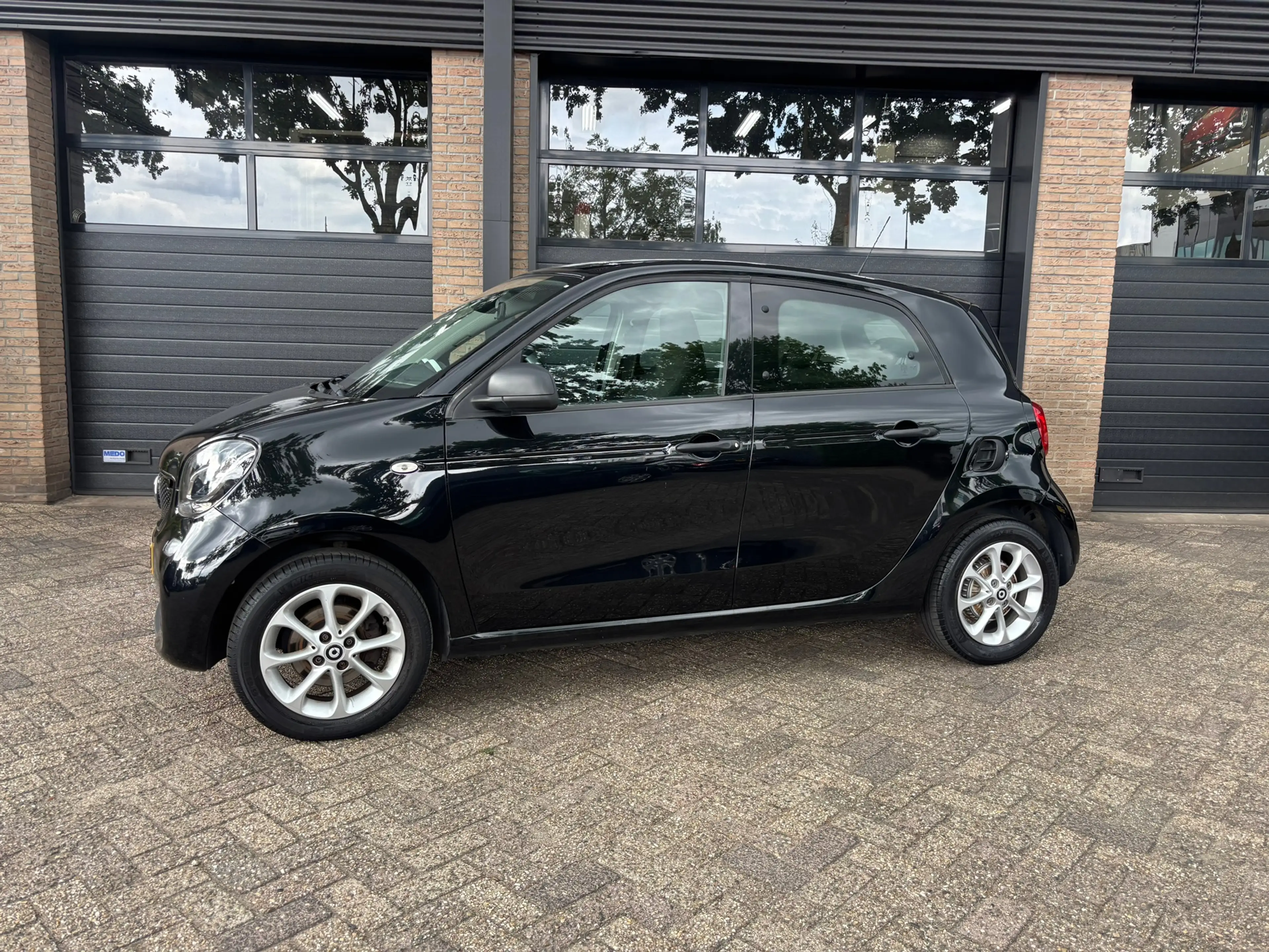 smart forFour 1.0 Business Solution — photo 2