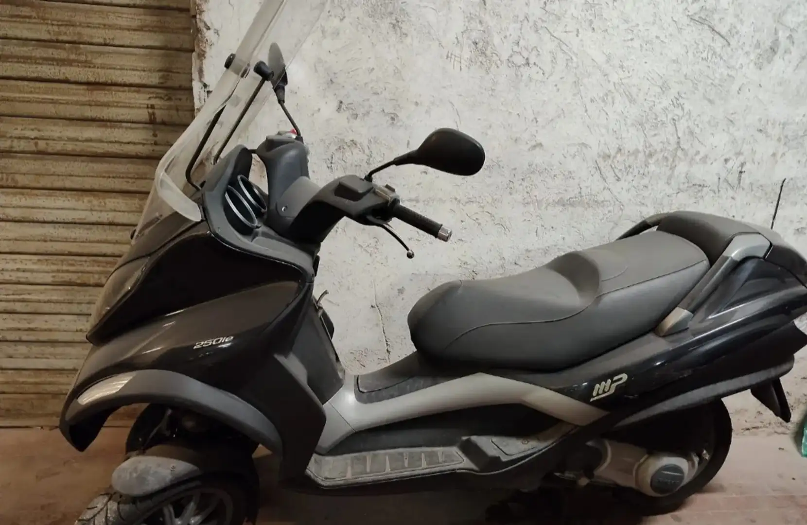 Piaggio MP3 250 250ie Чорний - 1