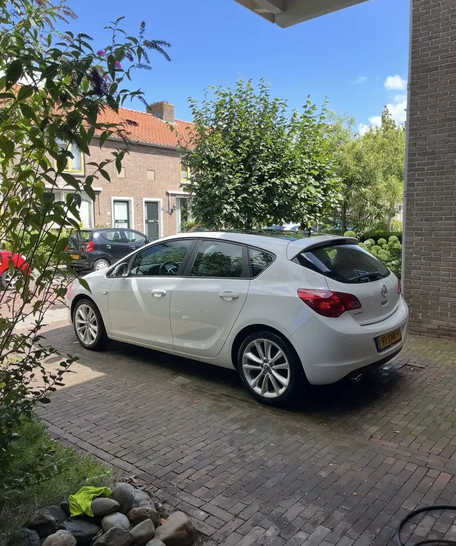 Opel Astra 1.4 Turbo Edition Wit - 1