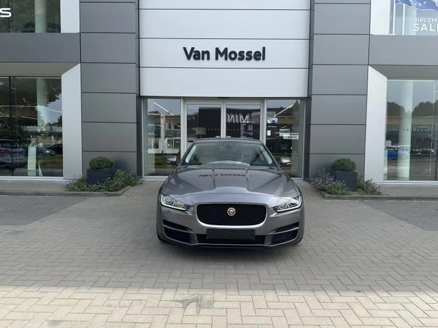 Jaguar XE P200 benzine automaat Noir - 2