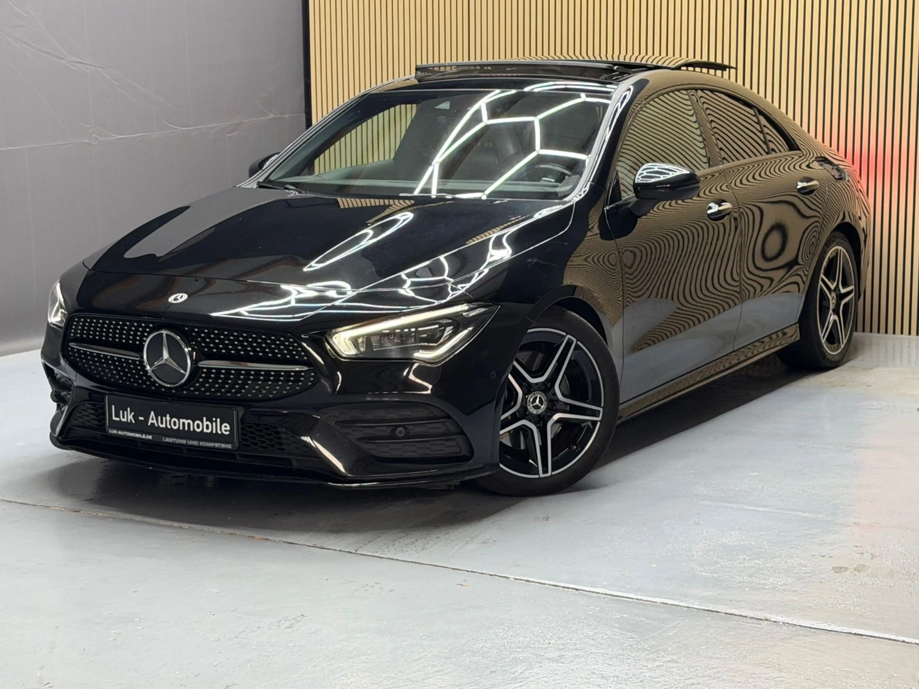 Mercedes-Benz CLA 200 AMG*Panorama*Kam*Burmester*MemSitz*ACC — photo 4