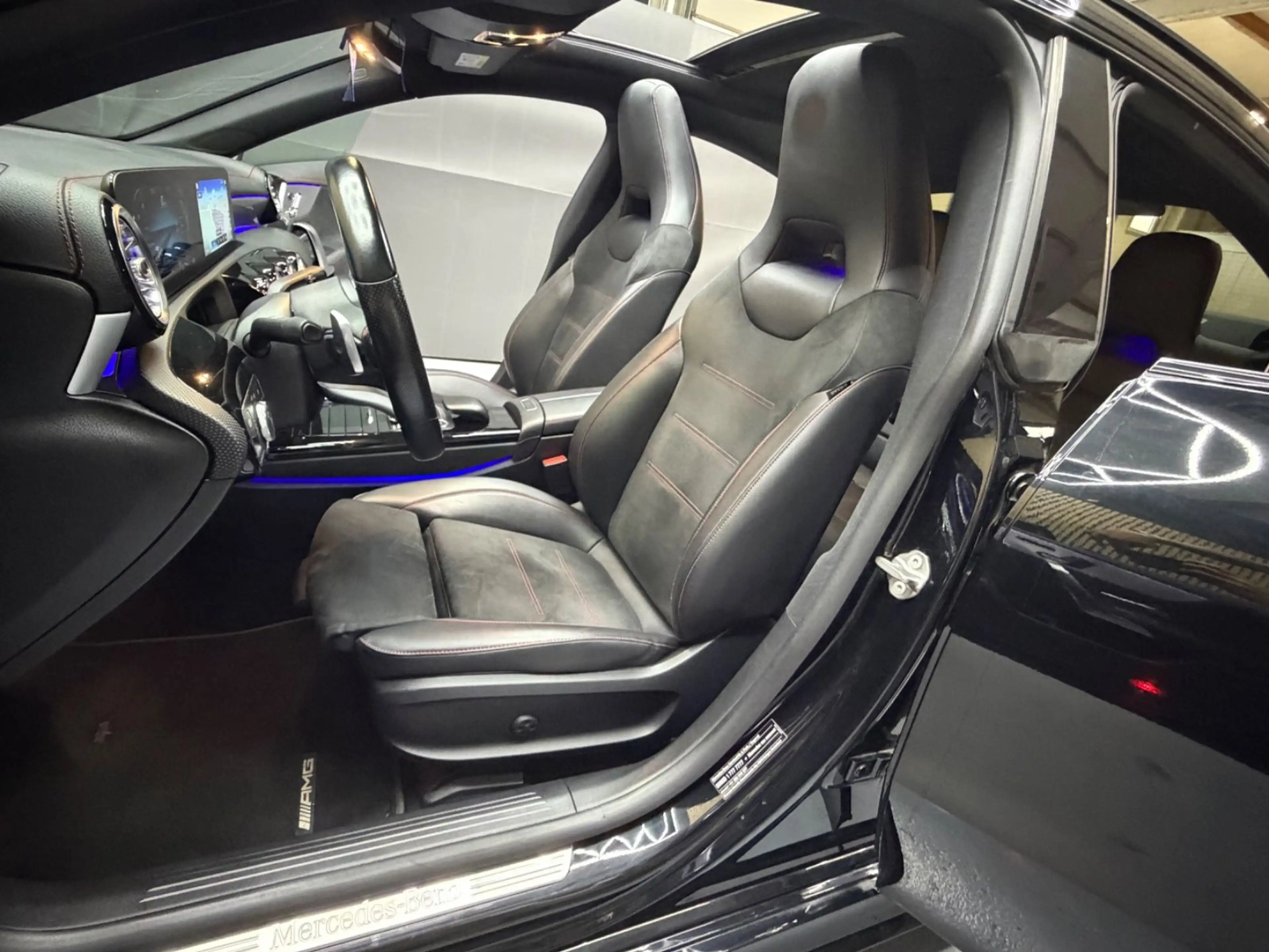 Mercedes-Benz CLA 200 AMG*Panorama*Kam*Burmester*MemSitz*ACC — photo 13
