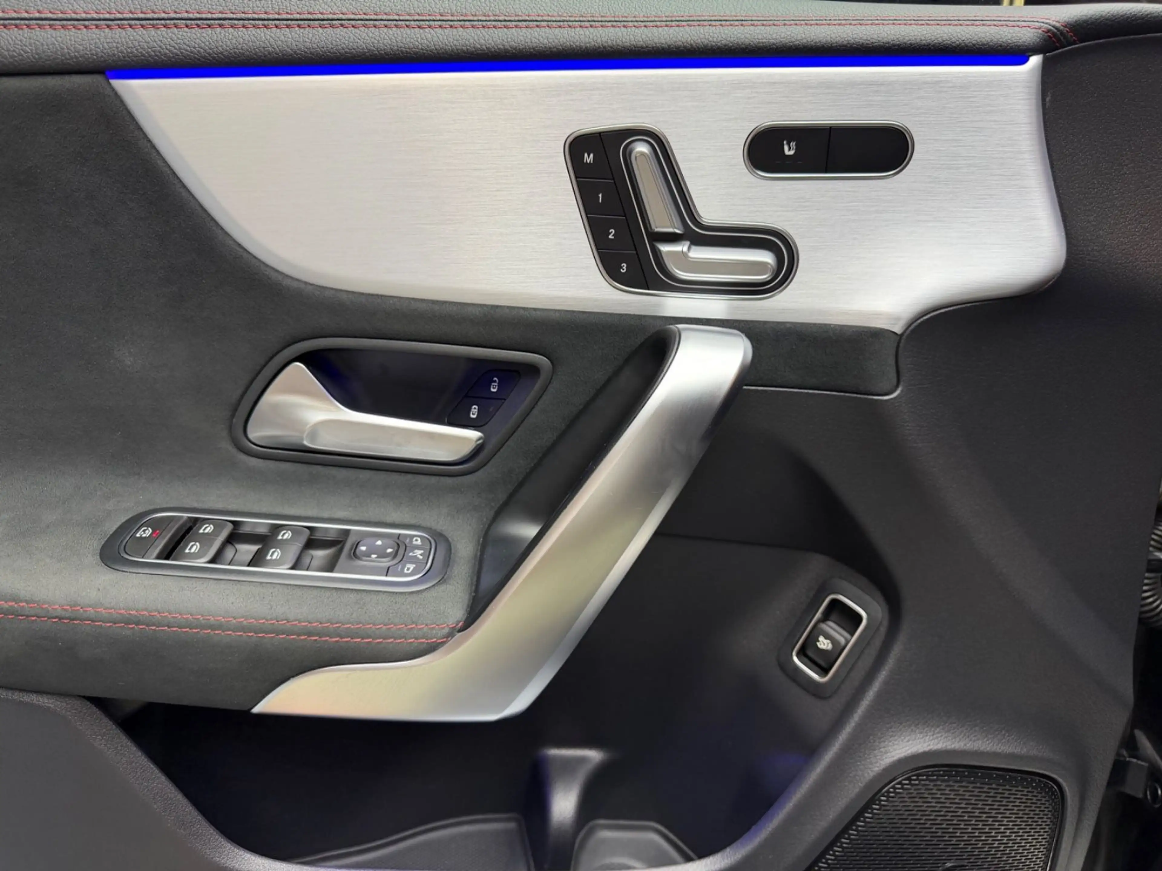 Mercedes-Benz CLA 200 AMG*Panorama*Kam*Burmester*MemSitz*ACC — photo 9