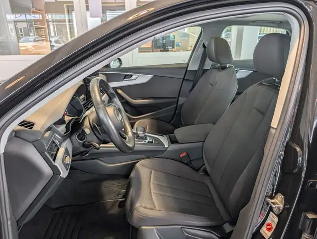 Audi A4 view 6