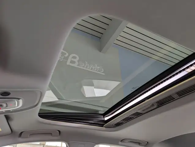 Audi A4 view 7