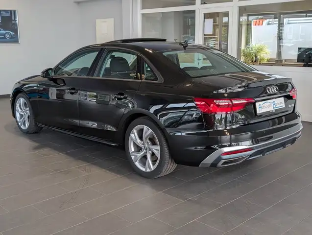 Audi A4 view 9