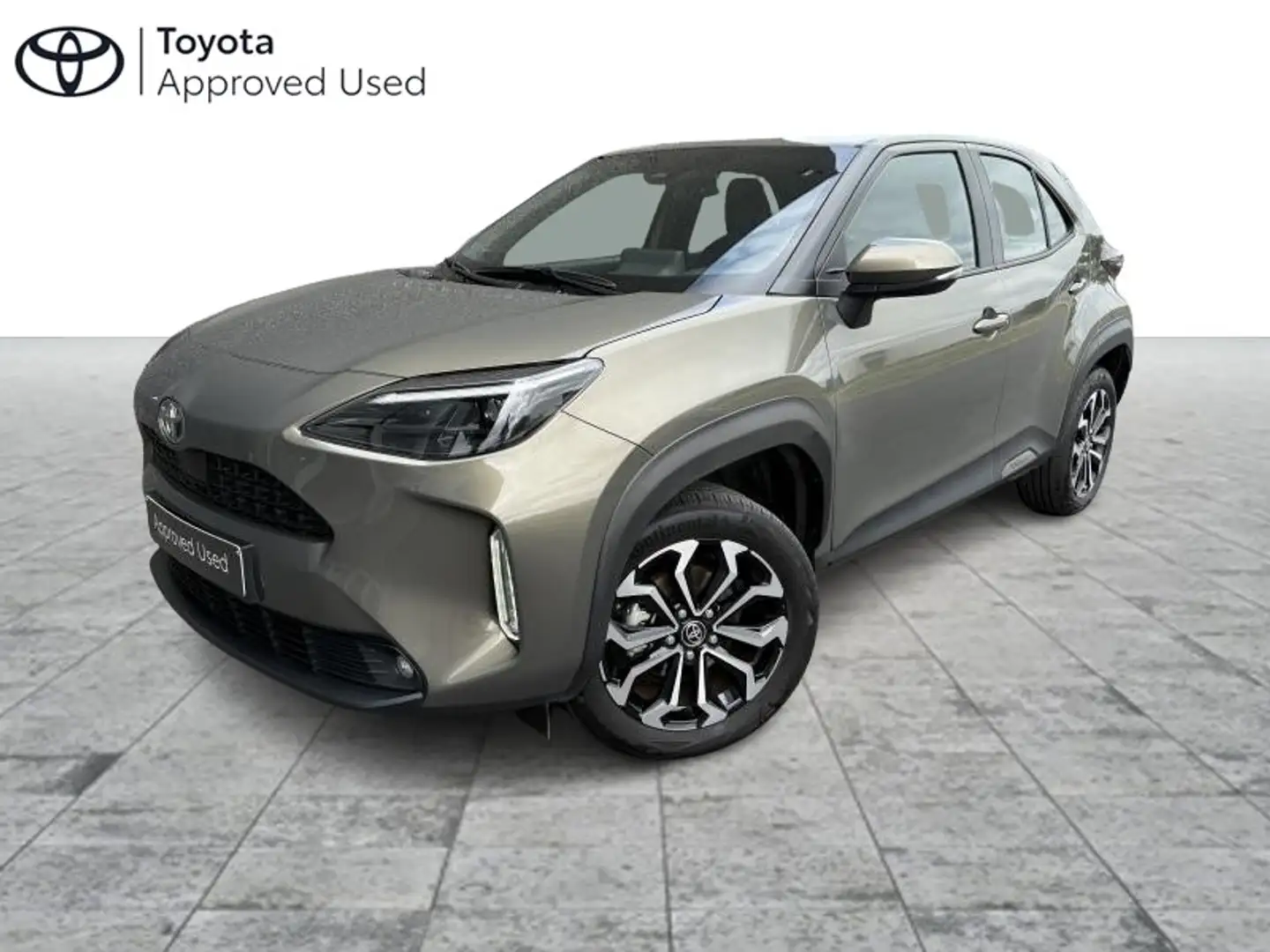 Toyota Yaris Cross Dynamic Plus + Trekhaak Bronze - 1