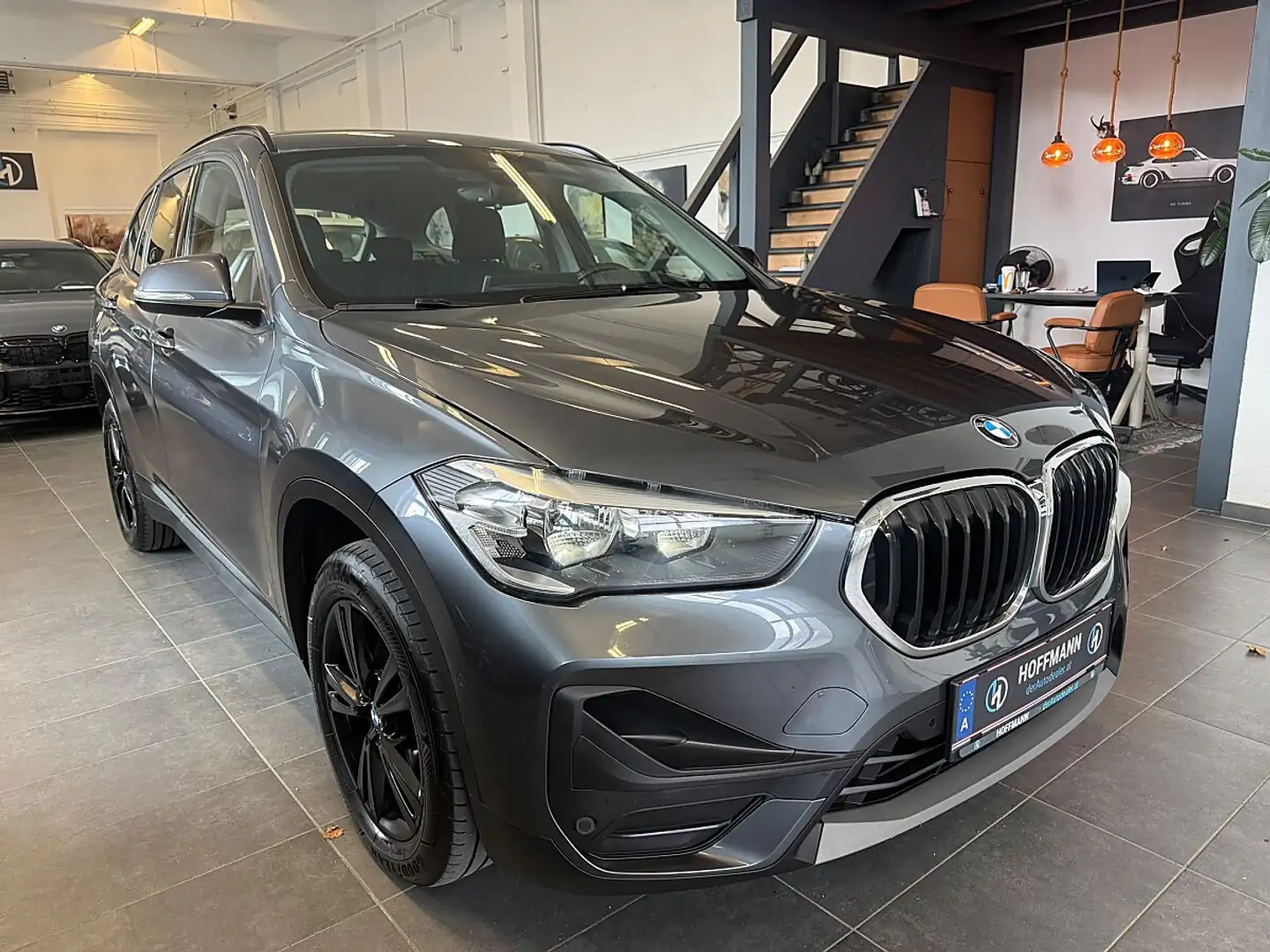 BMW X1 sDrive18d Aut. ACC+/SH/Hud/Parkassistent Grau - 1