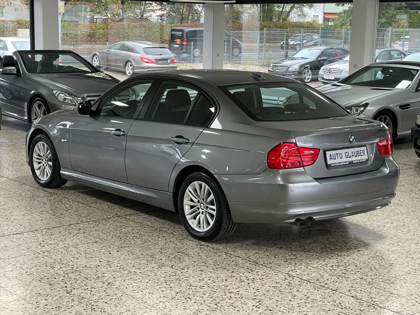 BMW 316 d Limousine/Navi/Teilleder/PDC/SHZ/MFL/1.Hand Grau - 2