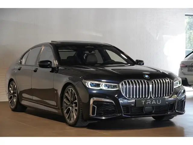 BMW 750 i xDrive M Laser Pano Stand-Hz B&W AHK ACC HUD
