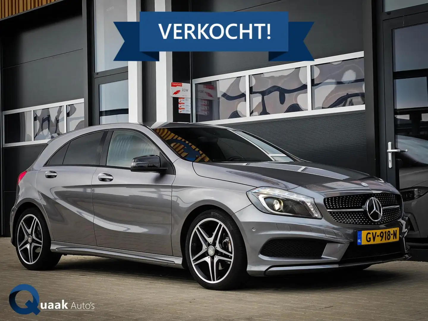 Mercedes-Benz A 180 AMG Pakket | 175pk | XENON | CRUISE | NAP | VOLLED Grau - 1