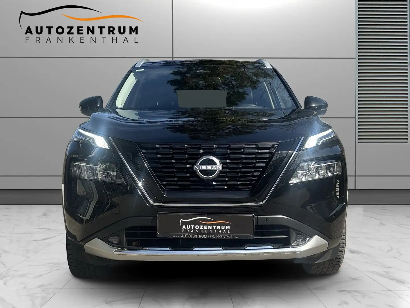 Nissan X-Trail Tekna BOSE 360° 20“ PANO KEYLESS 1.HAND Schwarz - 2