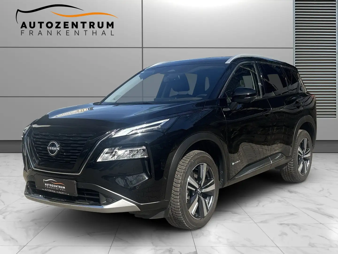 Nissan X-Trail Tekna BOSE 360° 20“ PANO KEYLESS 1.HAND Schwarz - 1