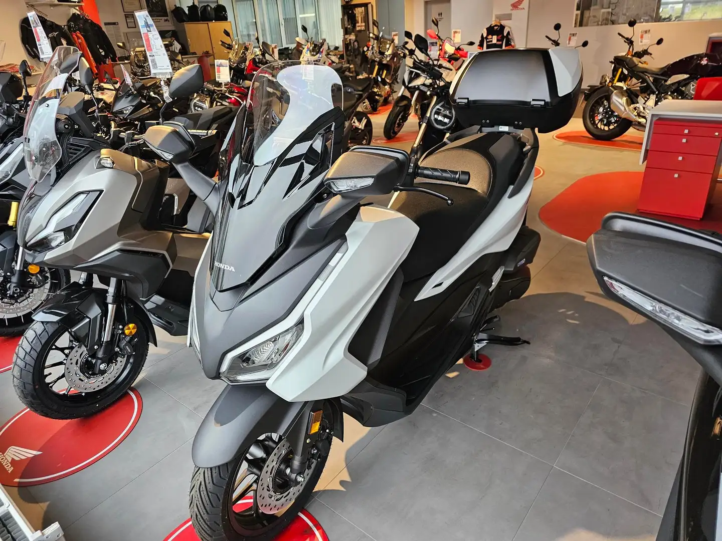 Honda Forza 125 inkl. Smart-Top-Case Blanc - 1