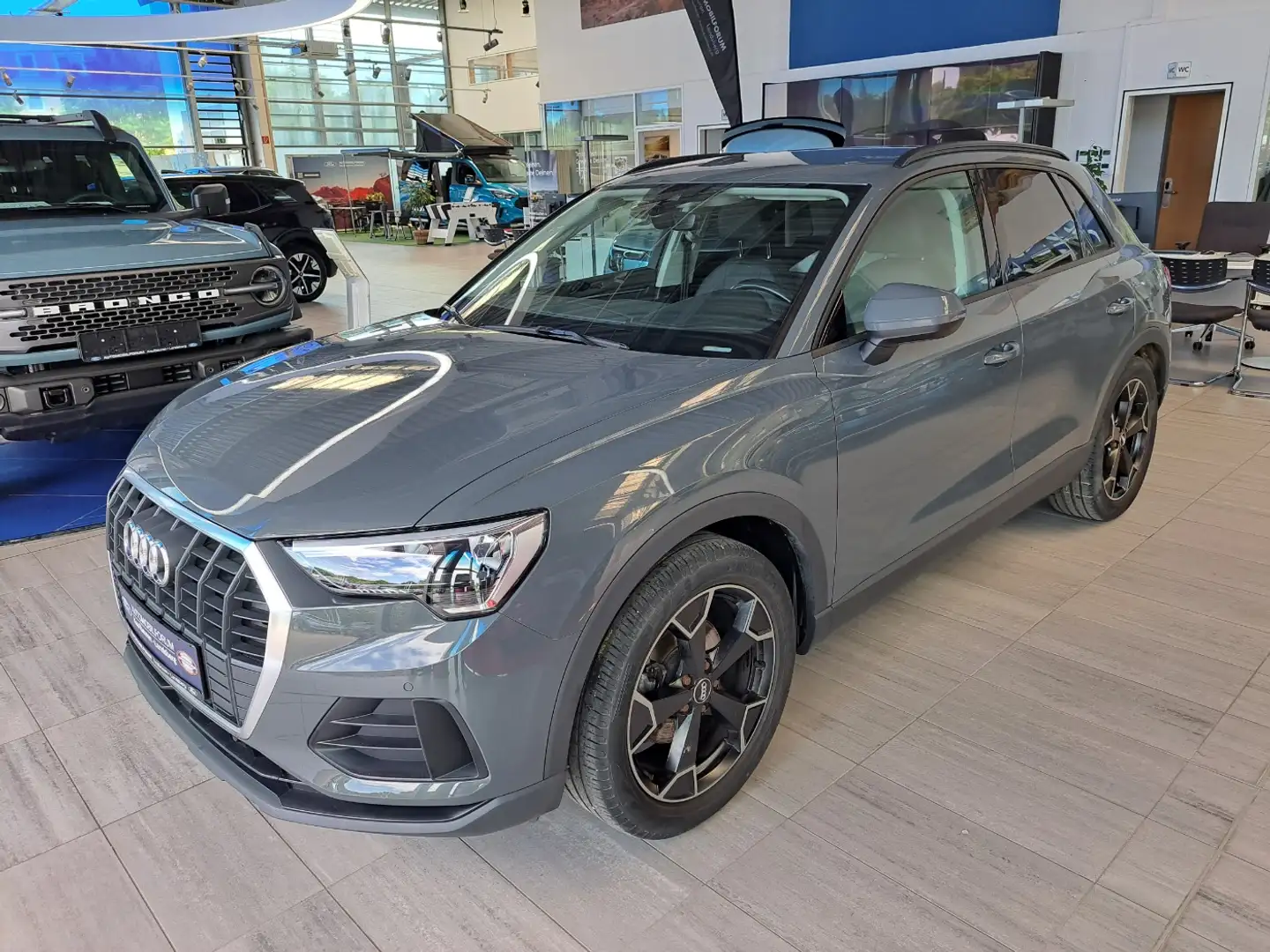 Audi Q3 35 1.5 TFSI LED Navi KlimaA AHK SHZ Gri - 2