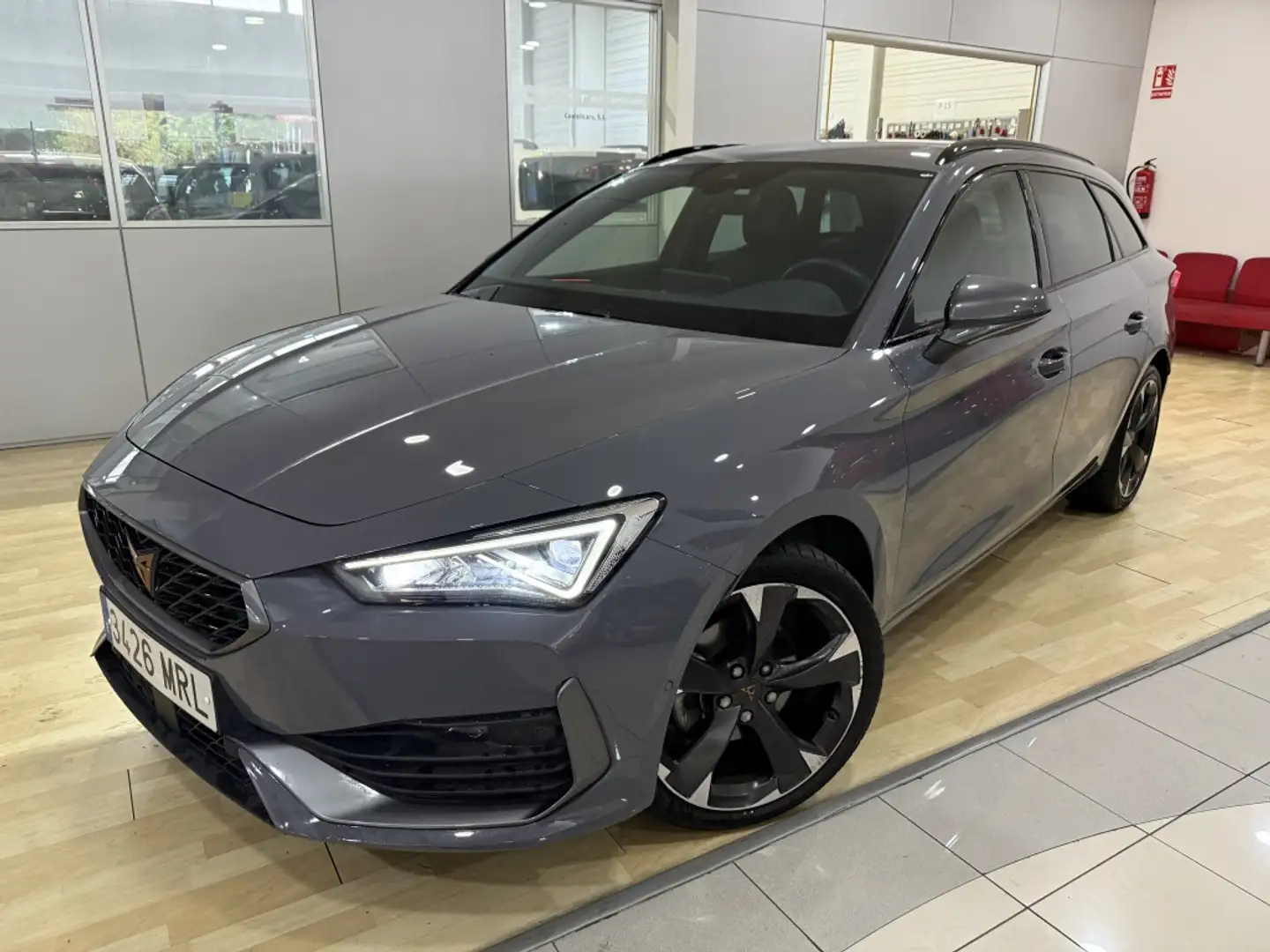 CUPRA Leon Sportstourer 1.5 eTSI 110 DSG Gris - 1
