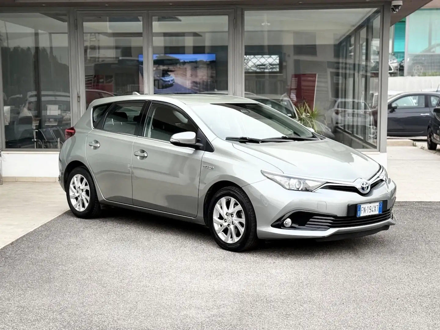 Toyota Auris 1.8 Hybrid 99CV E6 Automatica - 2018 Argento - 1