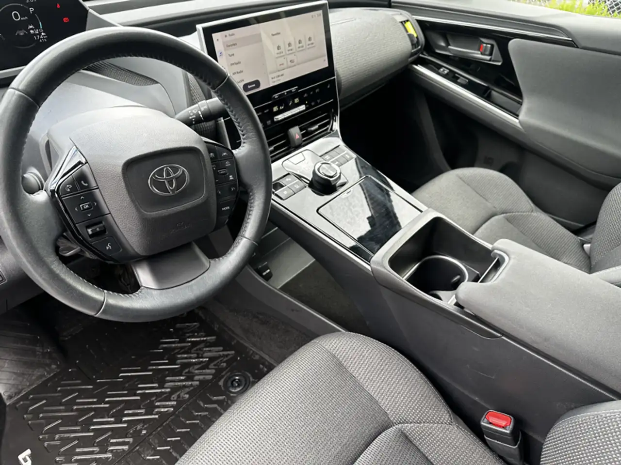 Toyota bZ4X снимка Toyota bZ4X