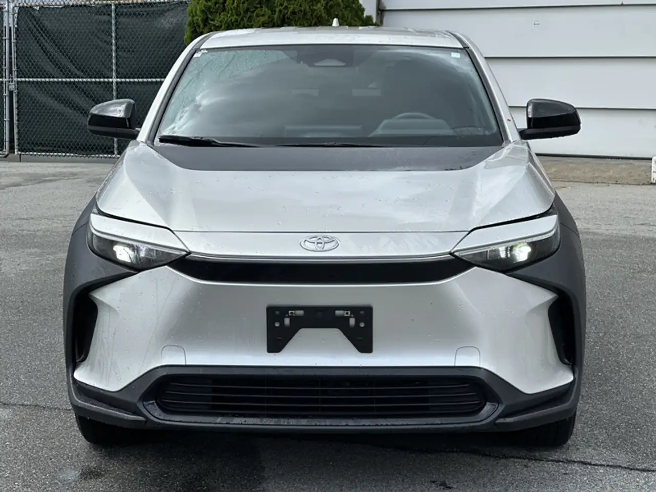 Toyota bZ4X снимка Toyota bZ4X