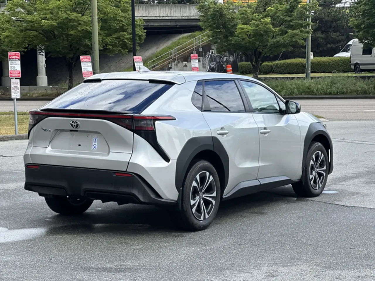 Toyota bZ4X снимка Toyota bZ4X
