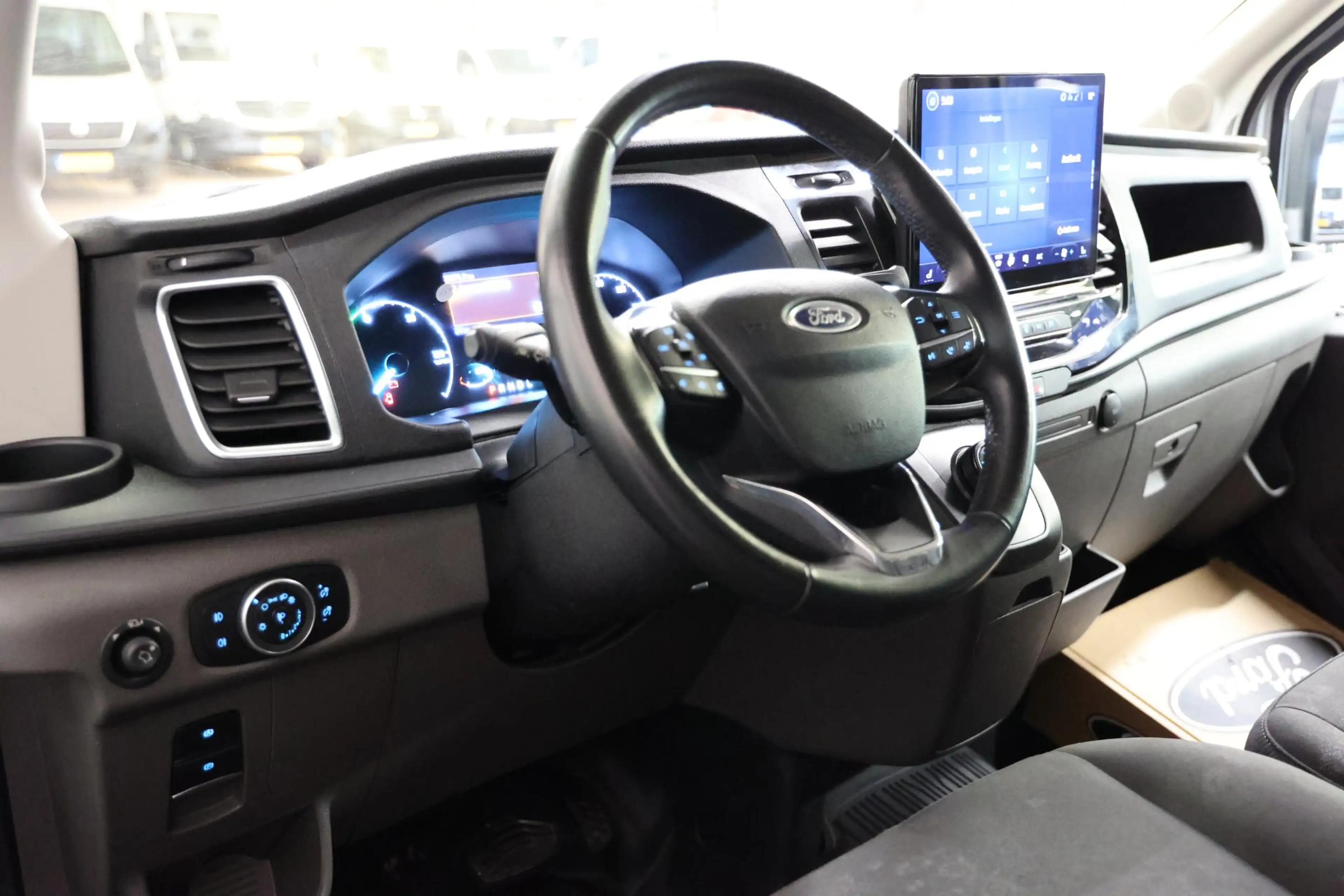 Ford E-Transit 350 L4H3 Trend 68 kWh — photo 4