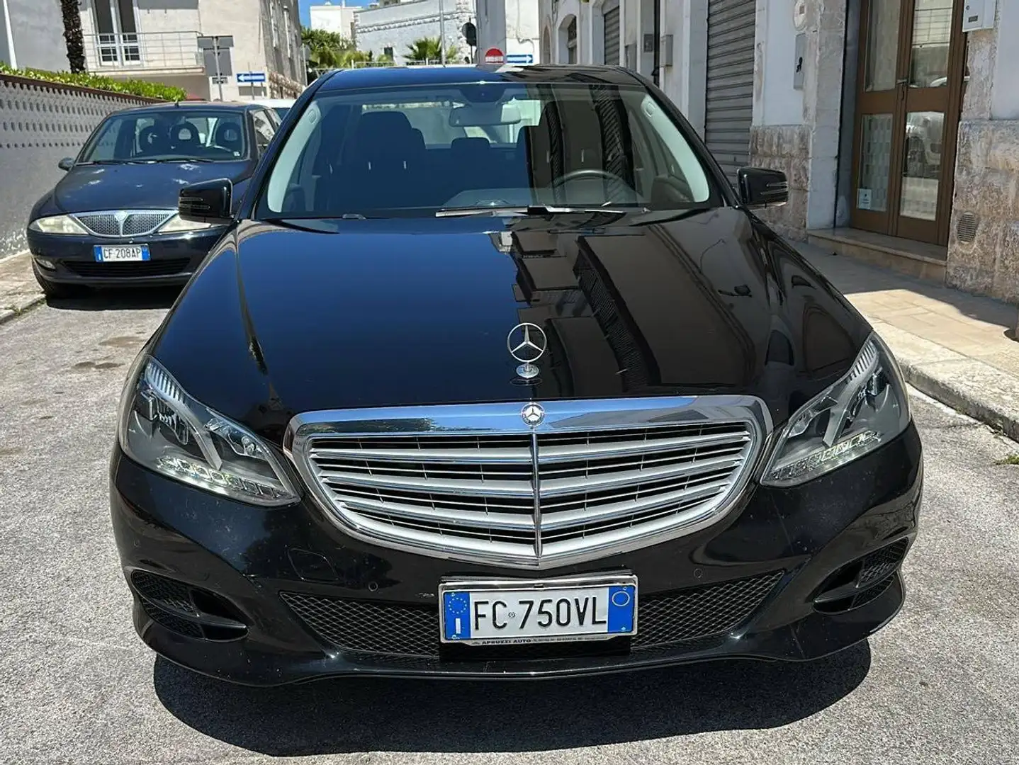 Mercedes-Benz 200 Classe E BlueTEC Černá - 1