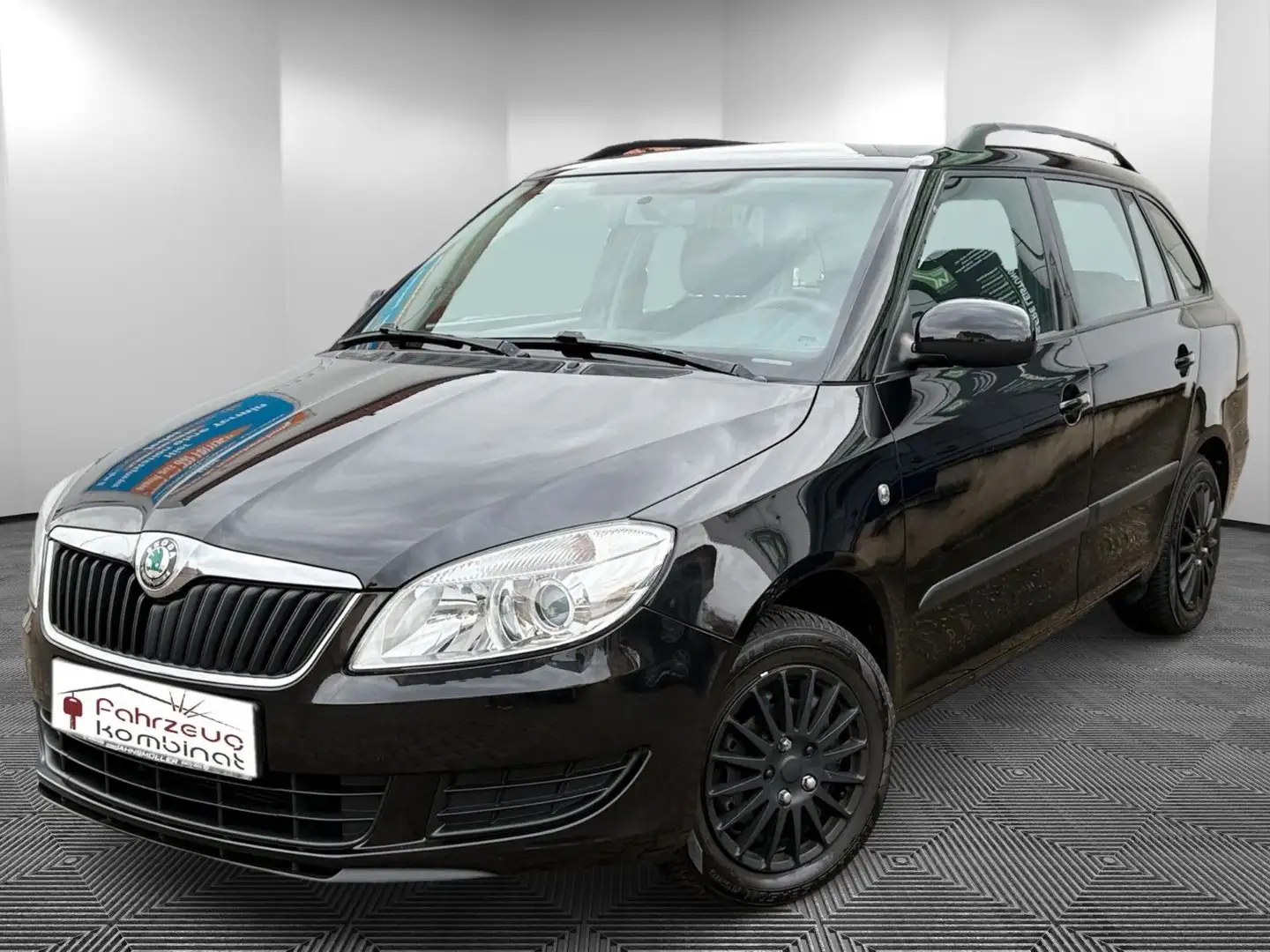 Skoda Fabia Combi Family*TÜV NEU*2.HAND*TEMPO*SHZ*TOP Zwart - 1