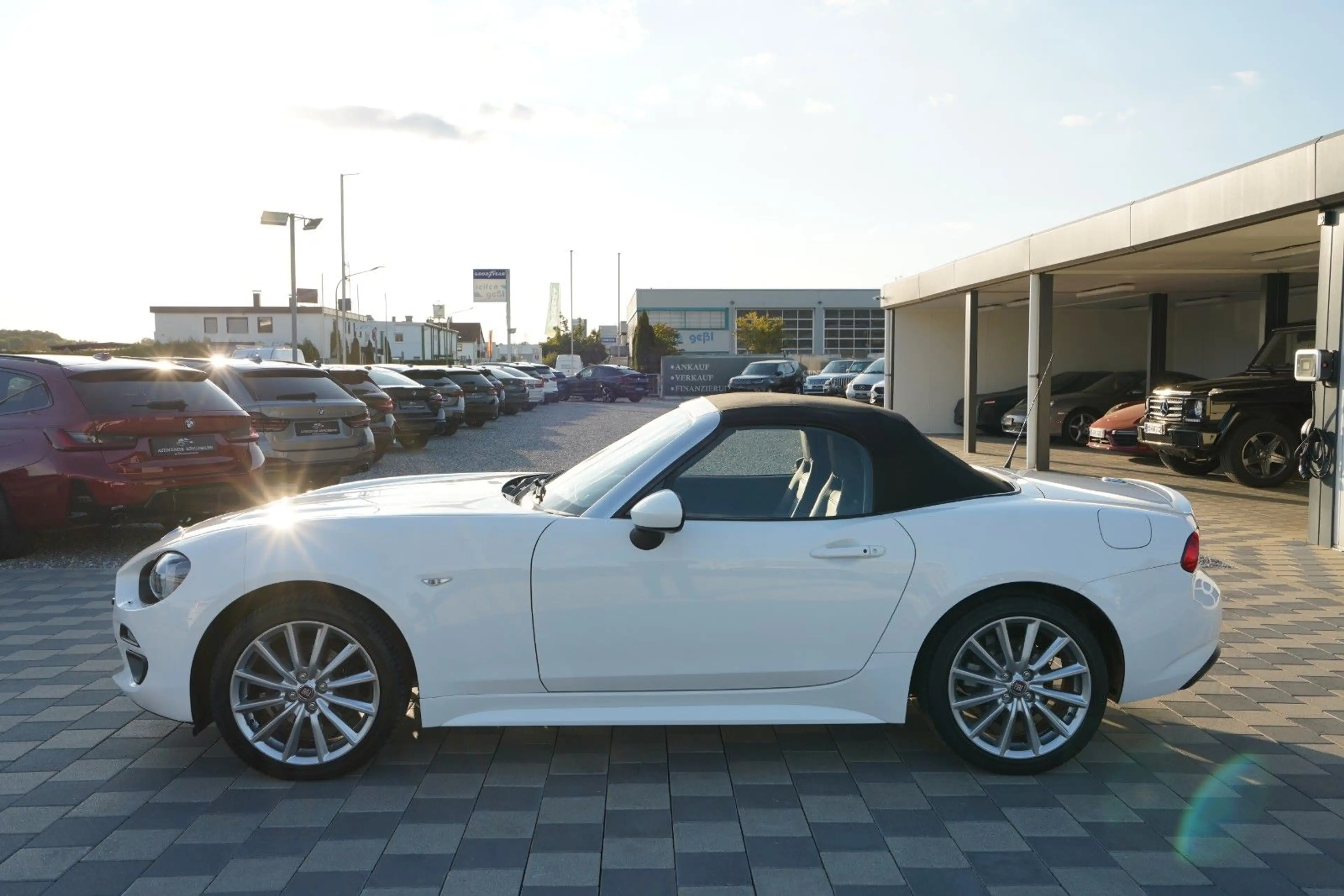 Fiat 124 Spider Lusso*1.Hand*Automatik*Kamera*Navi* — photo 8