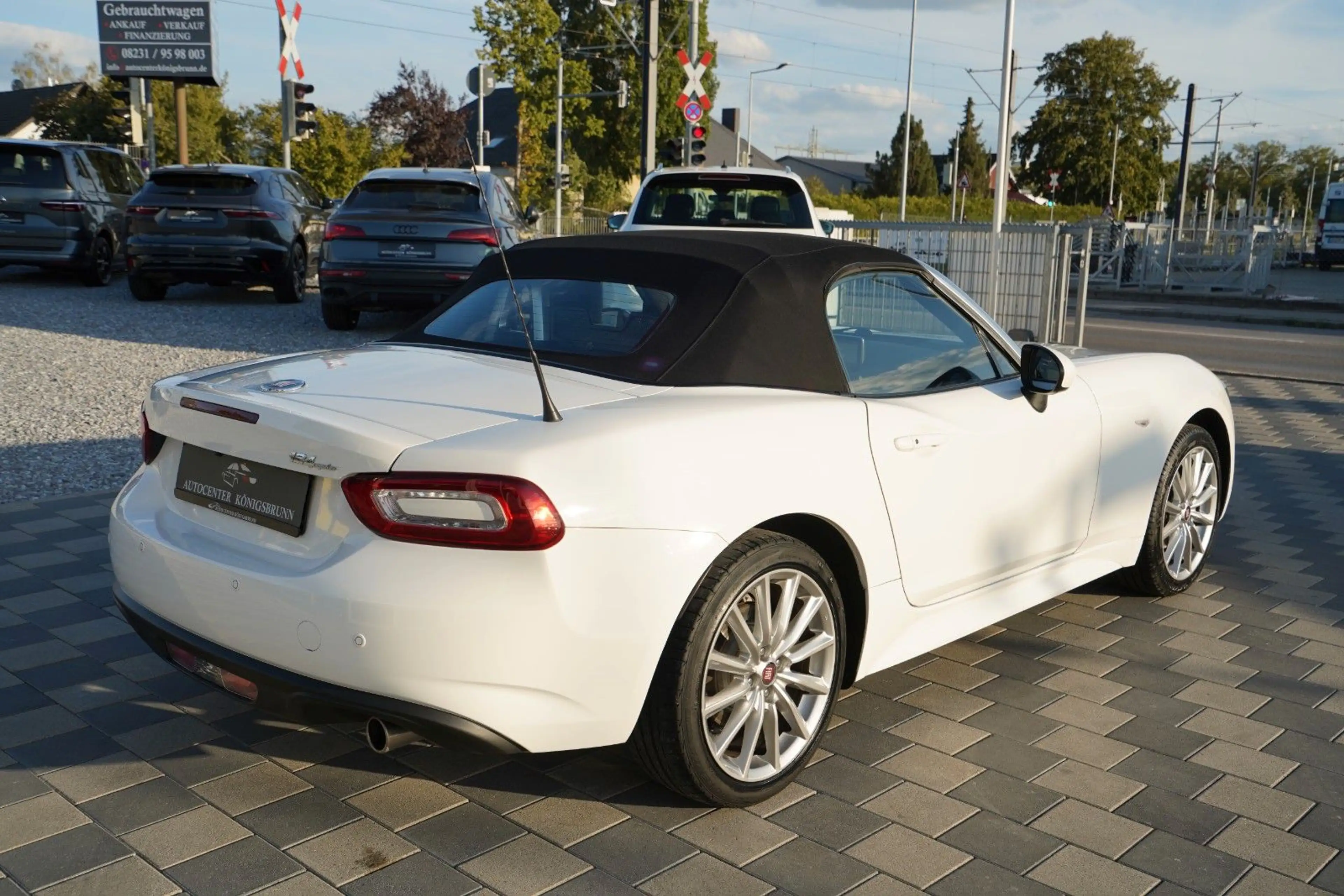 Fiat 124 Spider Lusso*1.Hand*Automatik*Kamera*Navi* — photo 5